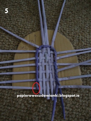 Akadályozzák újságból csövek (kosár fedéllel újságból tubuli. Workshop. 1. rész) Akadályozzák újság csövek