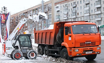 Amennyiben panaszkodnak hóeltakarítás az utakon és a bíróságok Moszkva, Szentpétervár és más gorodahah