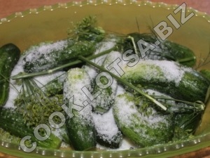 Sós uborka - ízletes házi lépésre recept fotók
