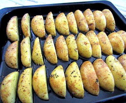 Fiatal sült krumpli a sütőben recept egy fotó