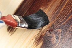 Festés bútor, antik takarítás, bevonat festék, a hatás az öregedés