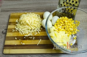Saláta ananász, csirke, sajt recept egy fotó