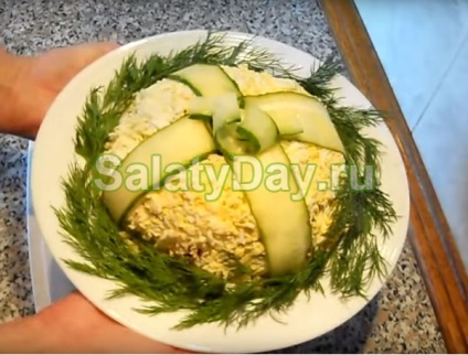 Saláta sprotni - súlya különböző változatai a recept fotókkal és videó