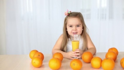 Milyen korban lehet adni a babának narancssárga beadva a csalit, lehetséges, hogy egy év alatt, a lé