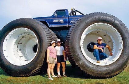 Létrehozása show car bigfoot (monster truck. Monster teherautó) Létrehozása kiállítási autó bigfoot