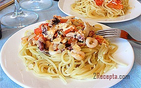 Spagetti tenger gyümölcsei és a paradicsom - egy lépésről lépésre recept fotók