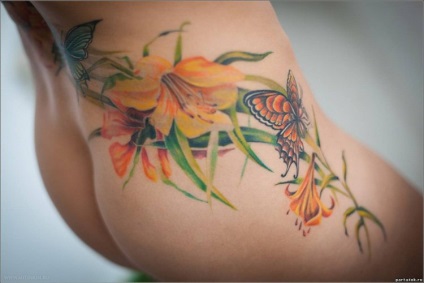 Pillangó tetoválás a hasán, lapocka, csukló, láb, hát, derék, kar