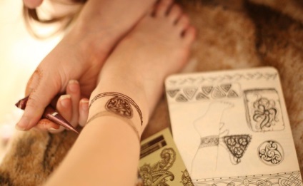 Ideiglenes tetoválás, hogy díszíti a testét tetoválás a nyári