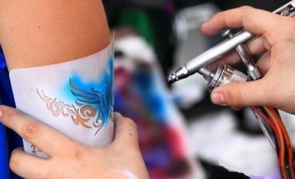 Ideiglenes tetoválás, hogy díszíti a testét tetoválás a nyári