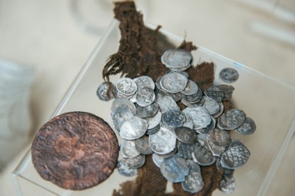 700 éves a rubel, mint a valuta megjelent Magyarországon (a) 700 éves a rubel, mint a valuta megjelent Magyarországon