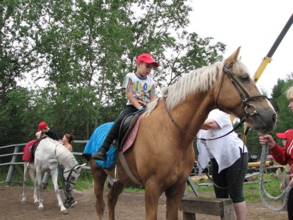 Amennyiben lovagolni Jekatyerinburgban, lovaglás, lovas, képzés