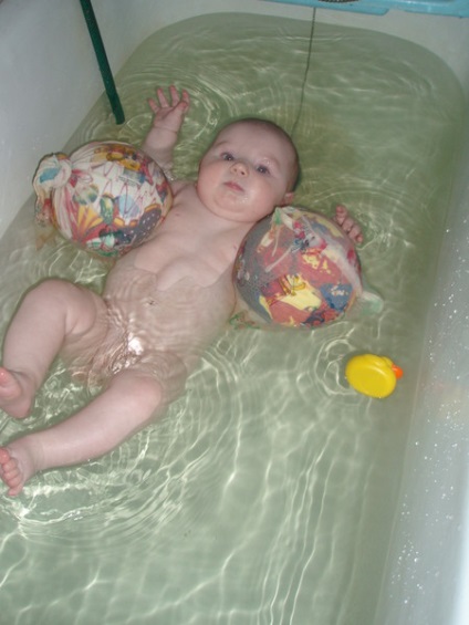 Hogyan készítsünk fürdő élvezetes a gyerekek és szüleik
