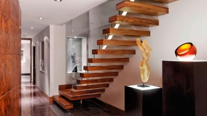 Hogyan készítsünk egy lépcső a második emeleten egy családi ház saját kezűleg