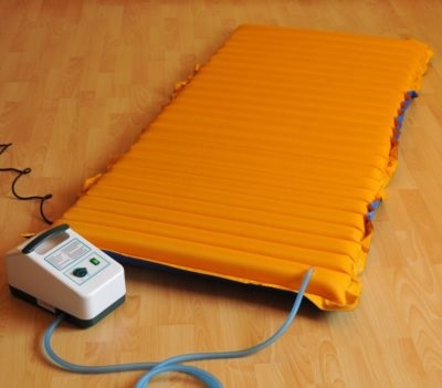 Hogyan válasszuk ki az anti-felfekvés matrac, és mi jobb használni