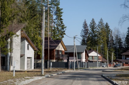 Hogyan néz ki az elit települések közelében Minsk Szolidaritás