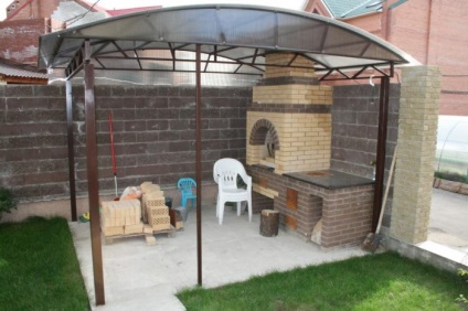 A tető egy pergola (lenne egy nagy oldat) A tető egy pergola