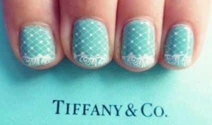 Tiffany stílusú manikűr, köröm design kialakítása Tiffany