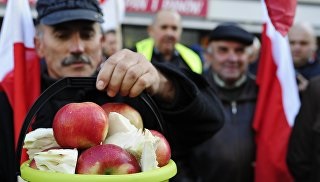 Élelmiszer apartheid Kelet-Európában vált kuka Brüsszel - RIA Novosti