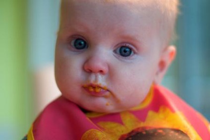 A diéta a gyermek 6 hónapos egy mesterséges, mell, vegyes táplálás