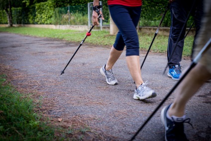 Nordic walking botokkal előnyök és ártalmak hogy mire van szükség, ami azt