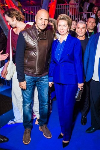 Svetlana Medvedev a versenyt - az új hullám blogger Esther internetes október 7, 2015, pletyka