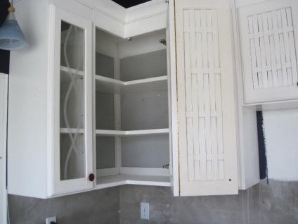 Corner szekrény a konyhában kezével szerelt tálalószekrény, tálalószekrény magas, keskeny szekrény