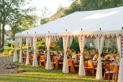 Díszítő esküvői sátrak