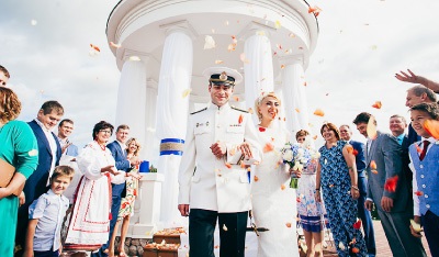 Házasság kiutazó bejegyzése és Moszkva körül, a költségek a szertartás, az árak, vélemények