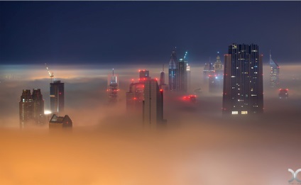 A felhők felett lenyűgöző képeket dubai a ködben