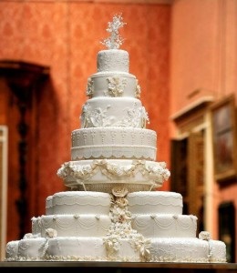 Rendeljen egy nagy esküvői torta masztix Moszkvában