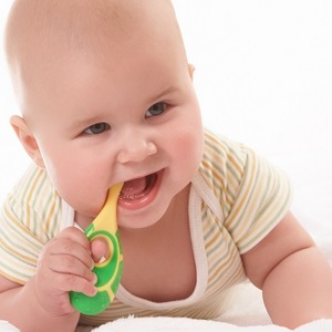 Egészséges fogak a születés, hogy szüksége van, hogy biztosítsák a gyermekkori
