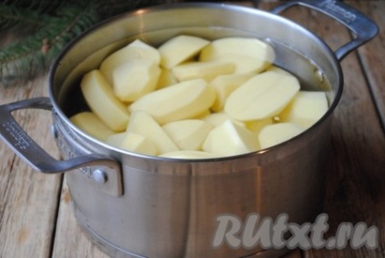 Sült pogácsákat burgonyával és hagymával - a recept egy fotó