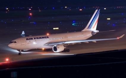 Az Air France a bíróság által kompenzálja az utast a jegyek árára, ami nincs elég hely (Franciaország) Az Air France a bíróság által kompenzálja az utast a jegyek árára, ami nem elég hely