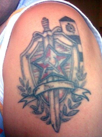 katonai tetoválás