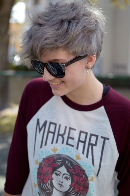 Nagymama, te szürke haja színe az új, divatos szín festés, umkra (Grey Hair Color) Nagymama, te szürke haja színe az új, divatos szín festés, umkra