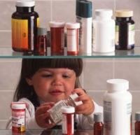 Mi a teendő, ha a gyerek evett ismeretlen tabletták helyén a gyermekek szüleik