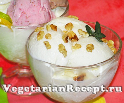 Házi jégkrém sűrített tej tojás nélkül, ízletes recept fényképpel (házi készítésű fagylalt) Házi jégkrém sűrített tej tojás nélkül, egy finom recept egy fotó