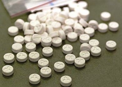 Gennyes mandulagyulladás fotó, tünetei, hogyan kell kezelni a gennyes mandulagyulladás (angina) Gennyes mandulagyulladás fotó, tünetei, hogyan kell kezelni gennyes mandulagyulladás