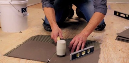 Hogyan ragasztó a csempe a padló és a fal előkészítése