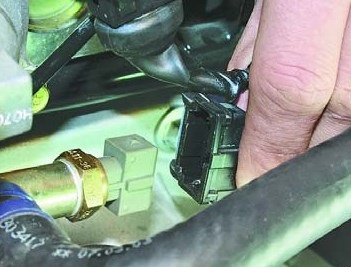 Hogyan lehet ellenőrizni a motor hűtőfolyadék hőérzékelő chery amulett