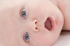 Hogyan lehet ellenőrizni a fejlődés az újszülött (látvány újszülöttek) Hogyan lehet ellenőrizni a fejlődés az újszülött