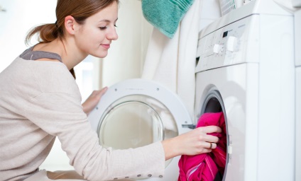 Hogyan mossa gyapjú pulóvert a mosógépben vagy kézzel