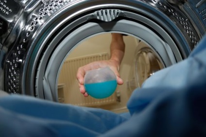 Hogyan mossa sinteponovye kabát mosógépben; kabát kézzel