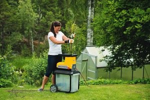 Hogyan készítsünk saját kezűleg kerti aprítógép szól speciális felszerelés