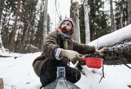 Hogyan élnek egy ügyvéd, hogy kicseréljék a főváros iroda a lövészárok az erdőben Moszkva közelében Photo Society Hungary (Fotó: Pavel Volkov) Hogyan élnek egy ügyvéd, hogy kicseréljék a főváros iroda a lövészárok az erdőben Moszkva közelében Photo Society Hungary