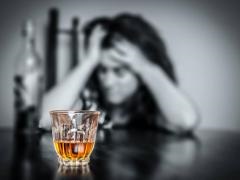 A kódolás az alkoholizmus, a haza, hogy segítsen egy személy