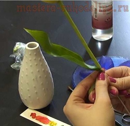 Mester osztályban kerámia sárga tulipán virág mintával (a látható foltok) Mesterkurzus kerámia virág design sárga tulipán