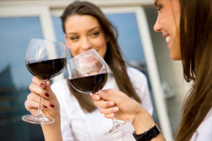 Lehet inni alkoholt a menstruáció folyamán (vörösbor, sör)