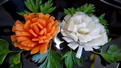 Kések carving nevét és egy késsel faragni a nevét és leírását (név) Kések carving nevét és egy késsel faragni a nevét és leírását