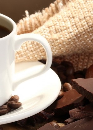 Így csokoládétorta és gyümölcsök, és egy fotót az eredeti dekoráció saját kezűleg (dísz) Így csokoládétorta és gyümölcsök, és egy fotót az eredeti dekoráció saját kezűleg